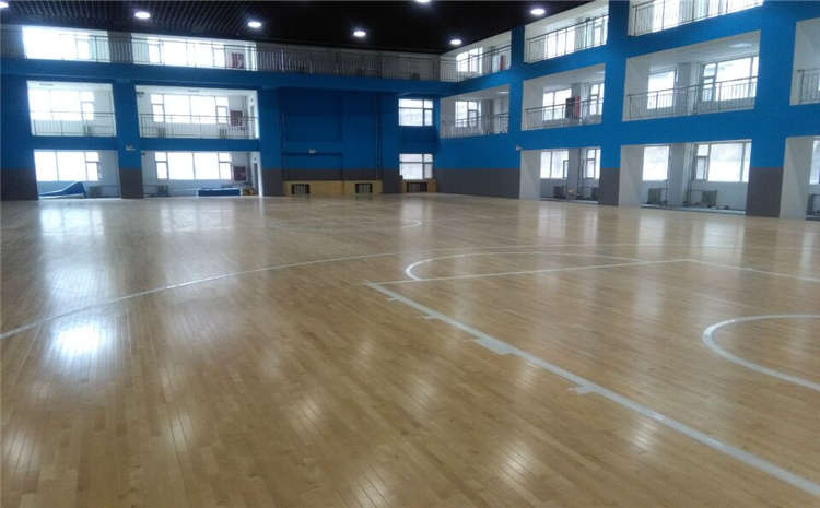 体育木地板翻新具体怎么操作？