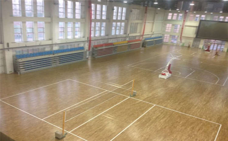 学校篮球场地木地板多少钱一平米？