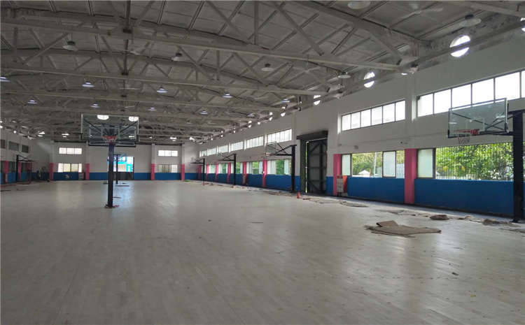 学校羽毛球馆木地板怎么保养？