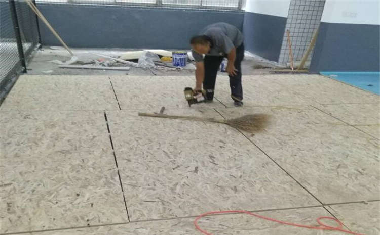 篮球馆橡胶木地板如何养护